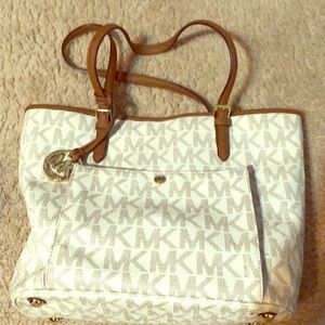 Michael Kors Mk Jet Shoulder Bag, Vanilla , Large